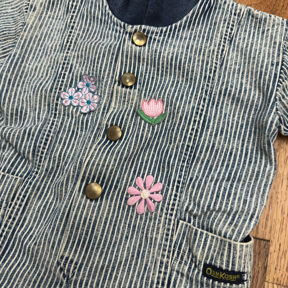 Vintage OshKosh B’gosh Railroad Stripe Floral Patch Shortalls • 6–9M Toddler - Picture 2 of 9
